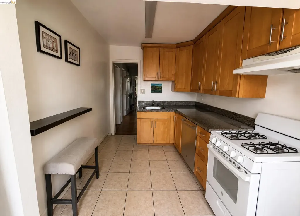 1251 Macarthur Boulevard Oakland CA 94610