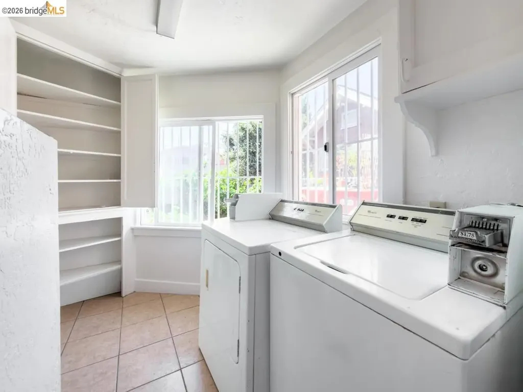 1251 Macarthur Boulevard Oakland CA 94610