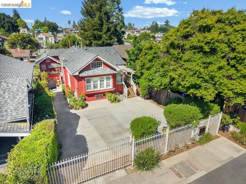 1251 Macarthur Boulevard Oakland CA 94610