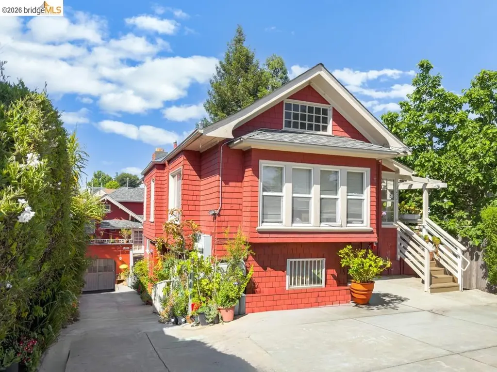 1251 Macarthur Boulevard Oakland CA 94610