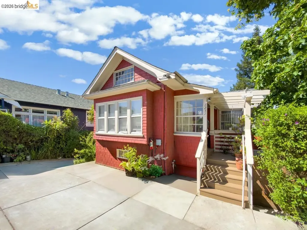 1251 Macarthur Boulevard Oakland CA 94610