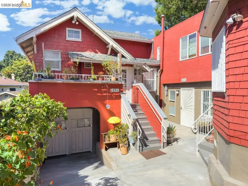 1251 Macarthur Boulevard Oakland CA 94610