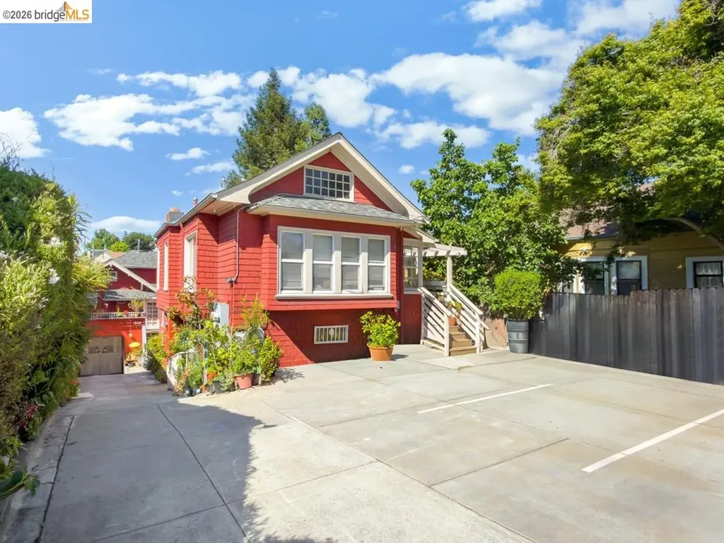 1251 Macarthur Boulevard Oakland CA 94610