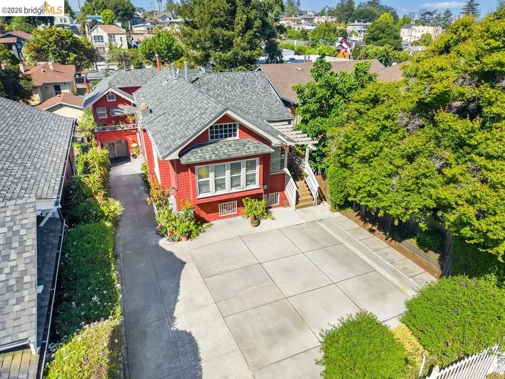 1251 Macarthur Boulevard Oakland CA 94610
