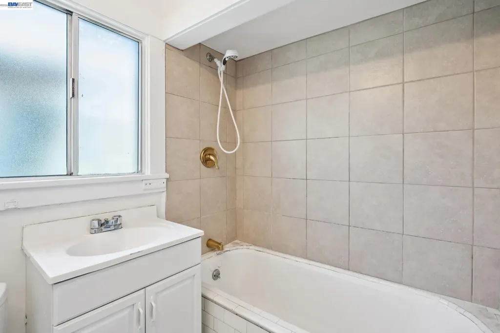 5775 Adeline Street Oakland CA 94608