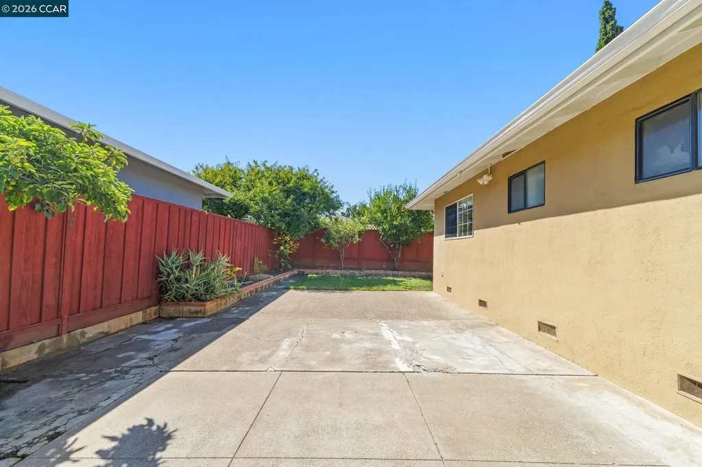 31561 Hugh Way Hayward CA 94544