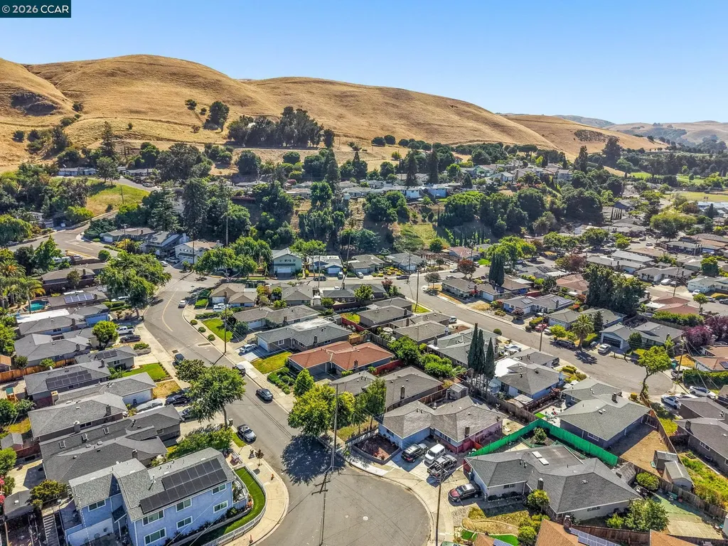 31561 Hugh Way Hayward CA 94544