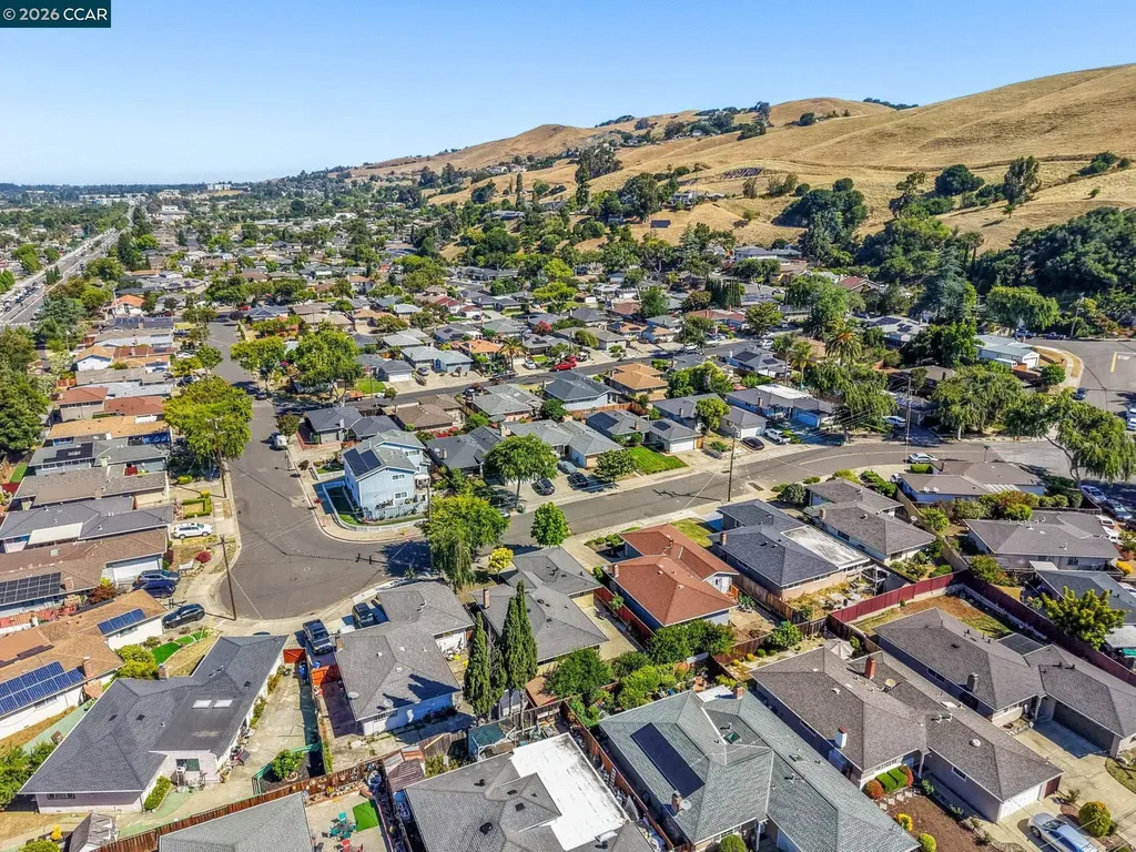 31561 Hugh Way Hayward CA 94544