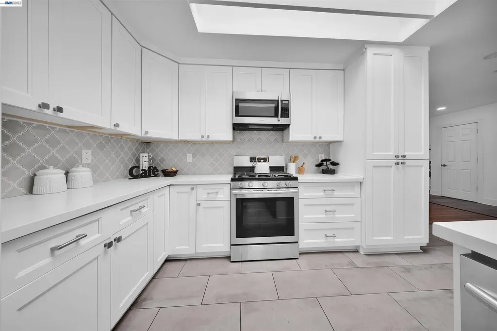 781 Angela Street Pleasanton CA 94566