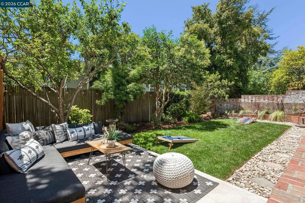 1917 Tiffin Road Oakland CA 94602