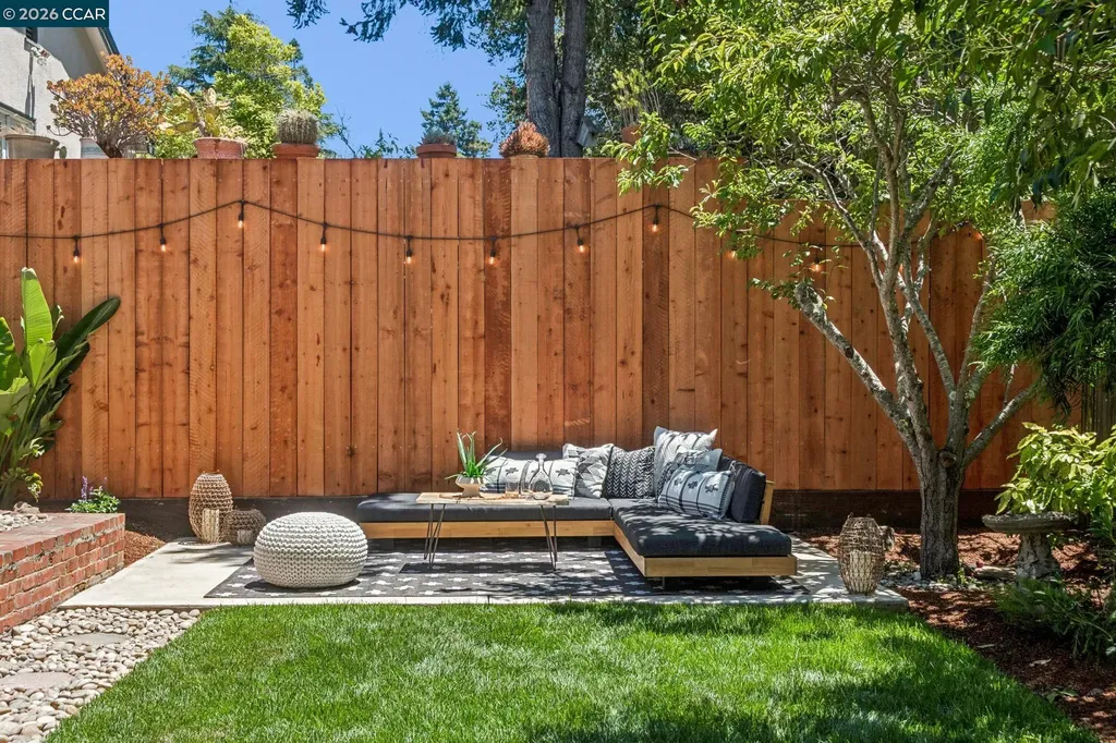 1917 Tiffin Road Oakland CA 94602