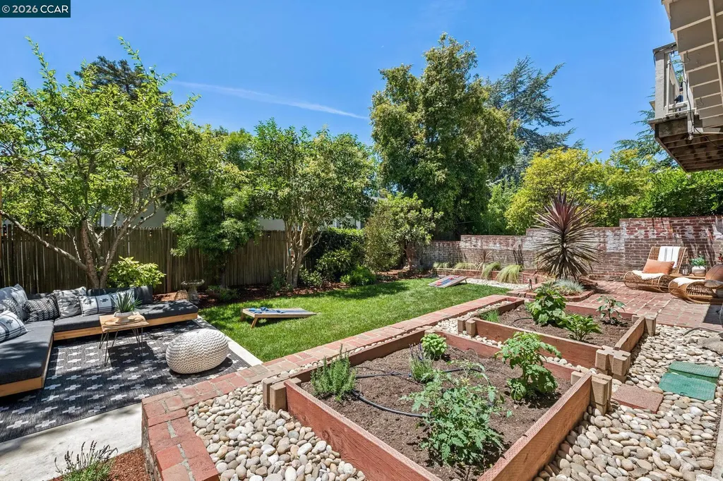 1917 Tiffin Road Oakland CA 94602