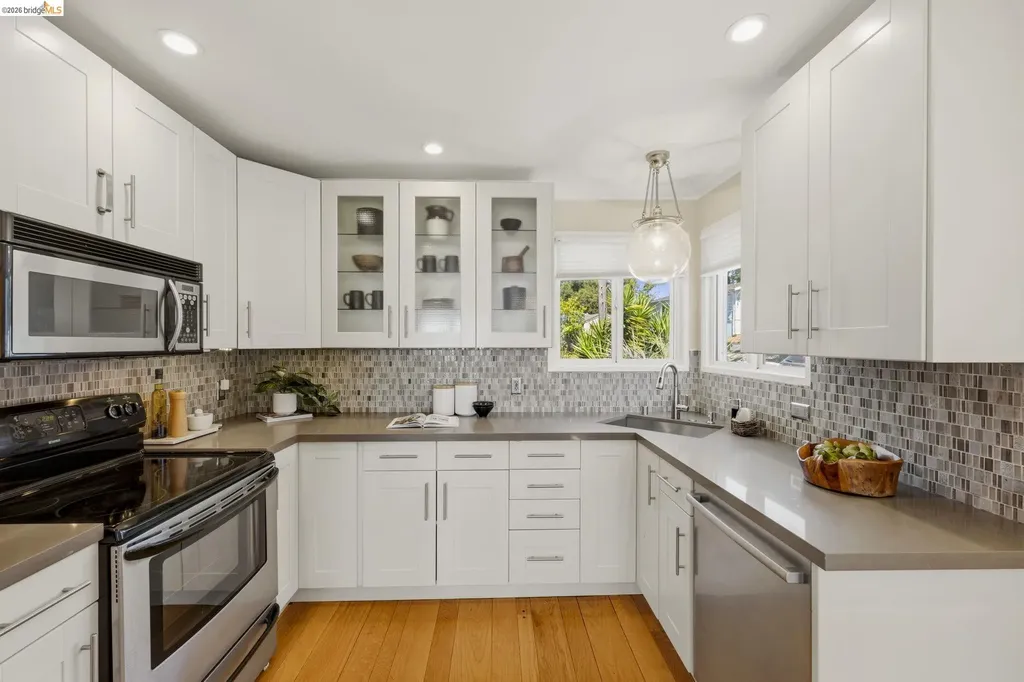 7307 Sunkist Drive Oakland CA 94605