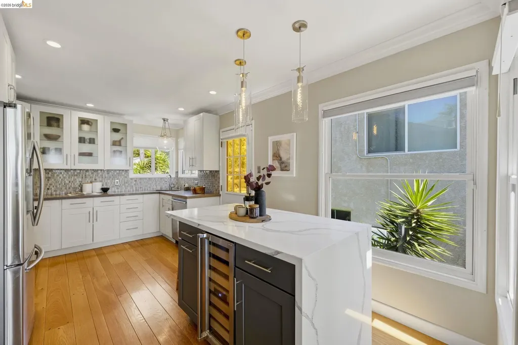7307 Sunkist Drive Oakland CA 94605