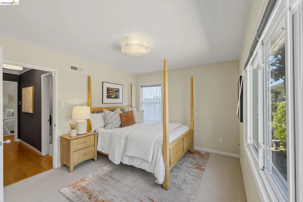 7307 Sunkist Drive Oakland CA 94605