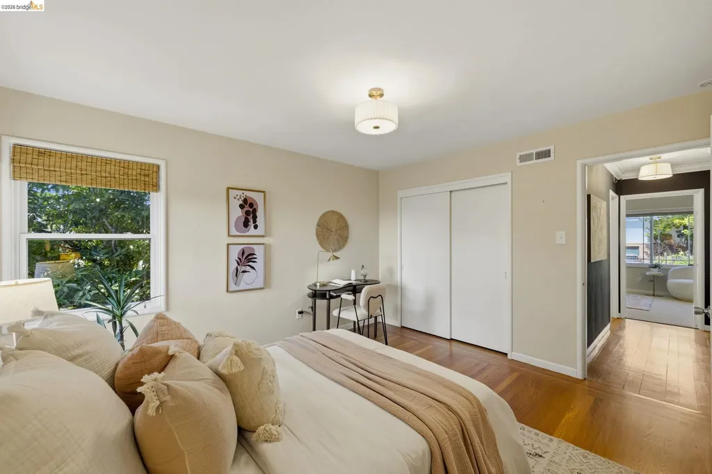7307 Sunkist Drive Oakland CA 94605