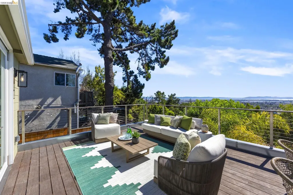 7307 Sunkist Drive Oakland CA 94605