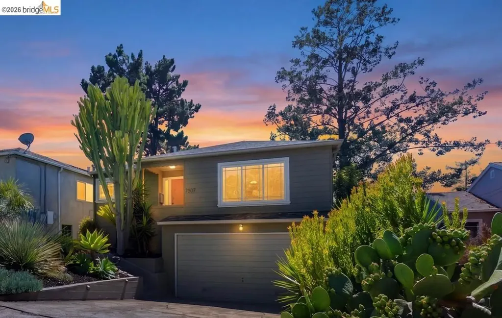 7307 Sunkist Drive Oakland CA 94605