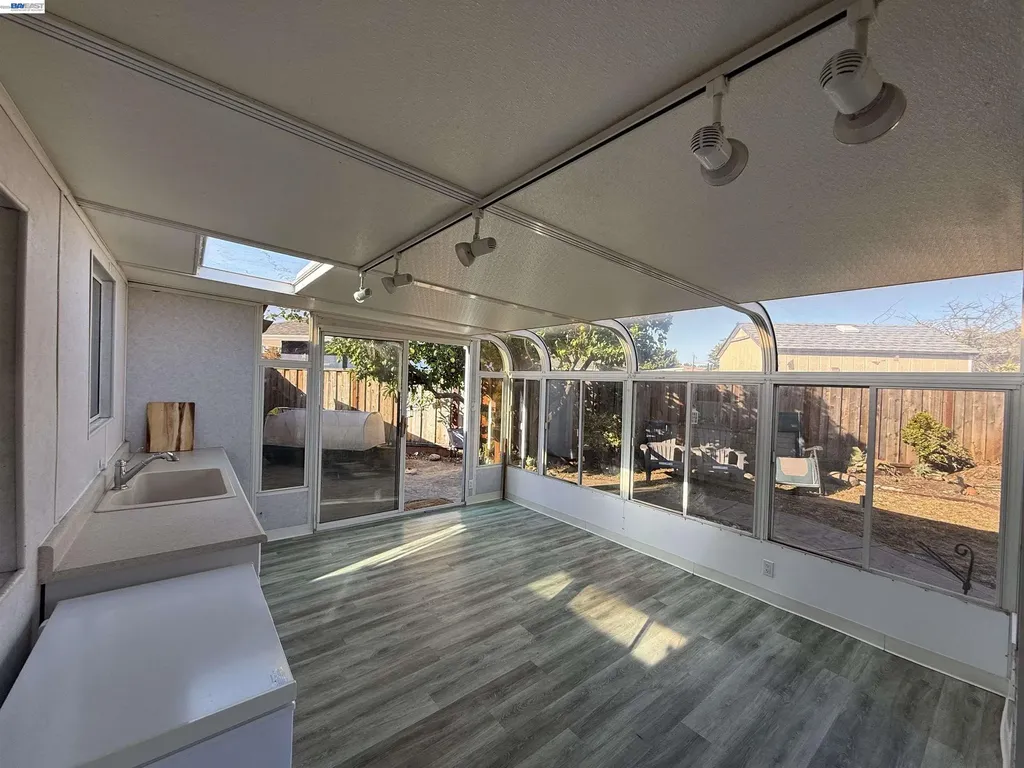 1362 Esser Avenue San Leandro CA 94579