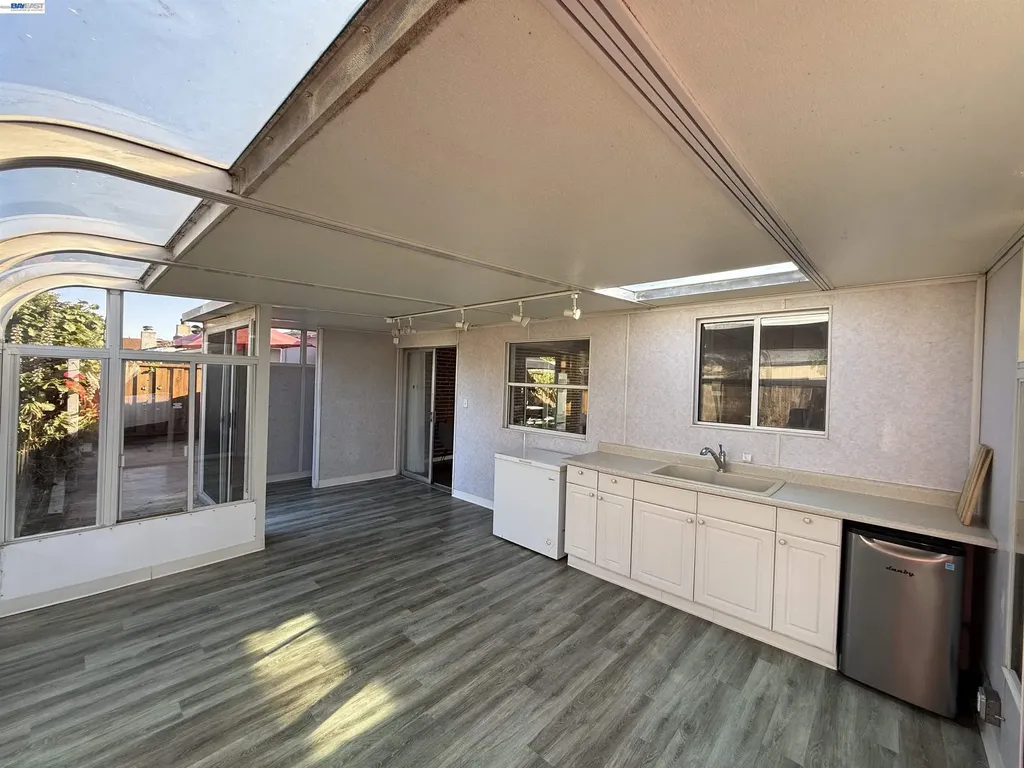 1362 Esser Avenue San Leandro CA 94579