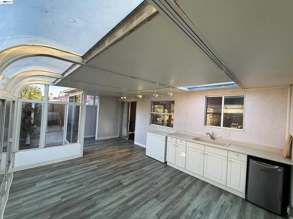1362 Esser Avenue San Leandro CA 94579