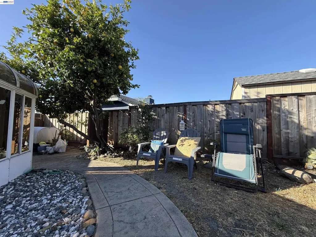 1362 Esser Avenue San Leandro CA 94579