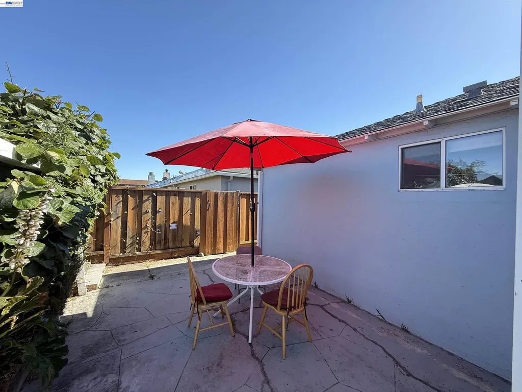 1362 Esser Avenue San Leandro CA 94579