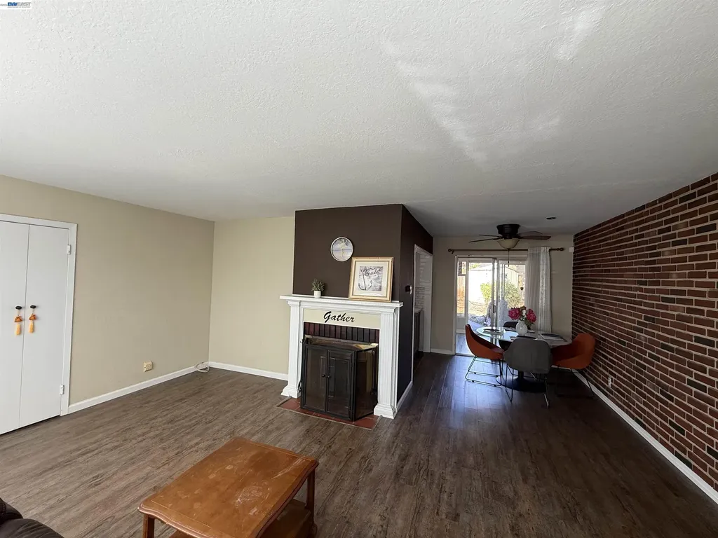 1362 Esser Avenue San Leandro CA 94579