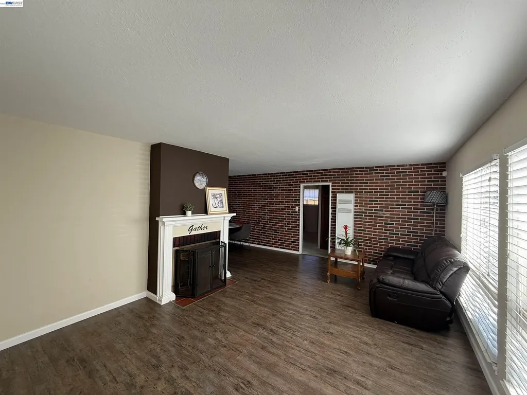 1362 Esser Avenue San Leandro CA 94579