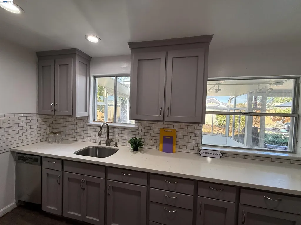 1362 Esser Avenue San Leandro CA 94579