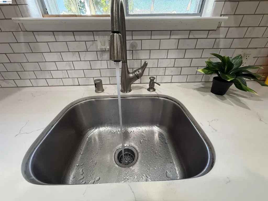 1362 Esser Avenue San Leandro CA 94579