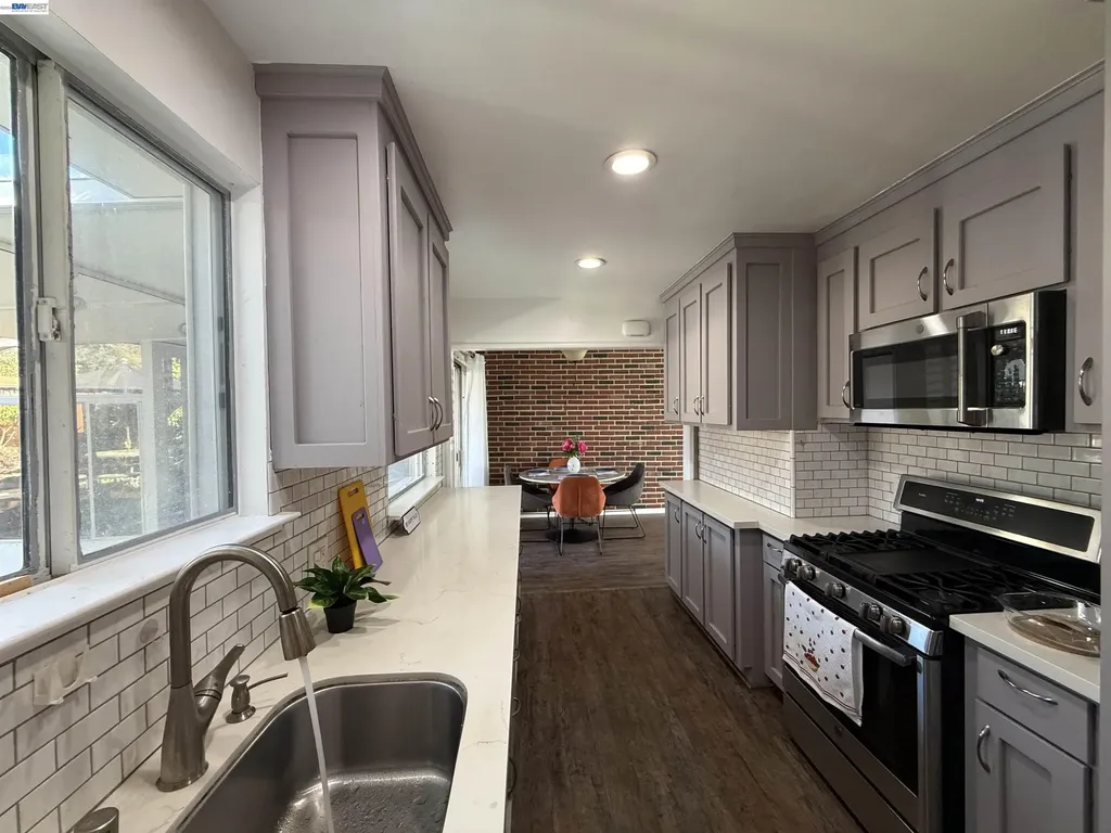 1362 Esser Avenue San Leandro CA 94579