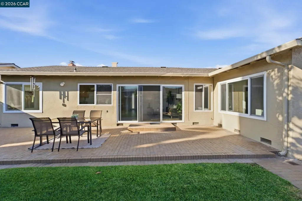 35135 Charmwood Court Newark CA 94560