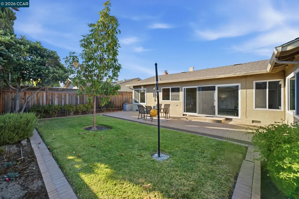35135 Charmwood Court Newark CA 94560