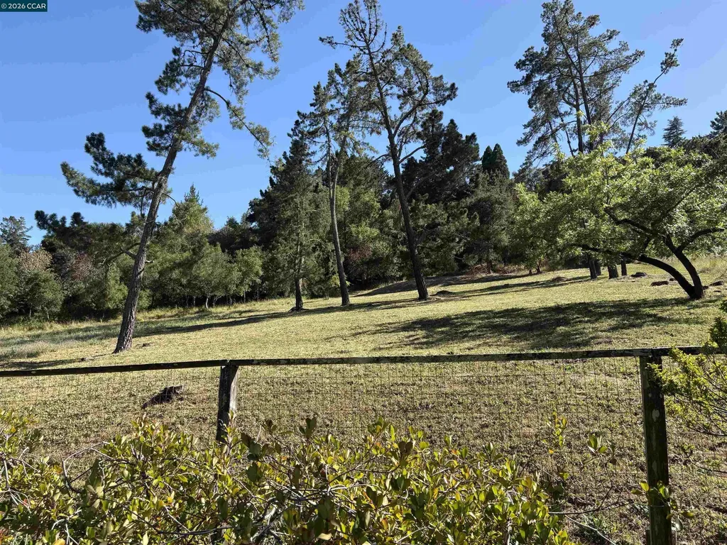 218 Overhill Road Orinda CA 94563
