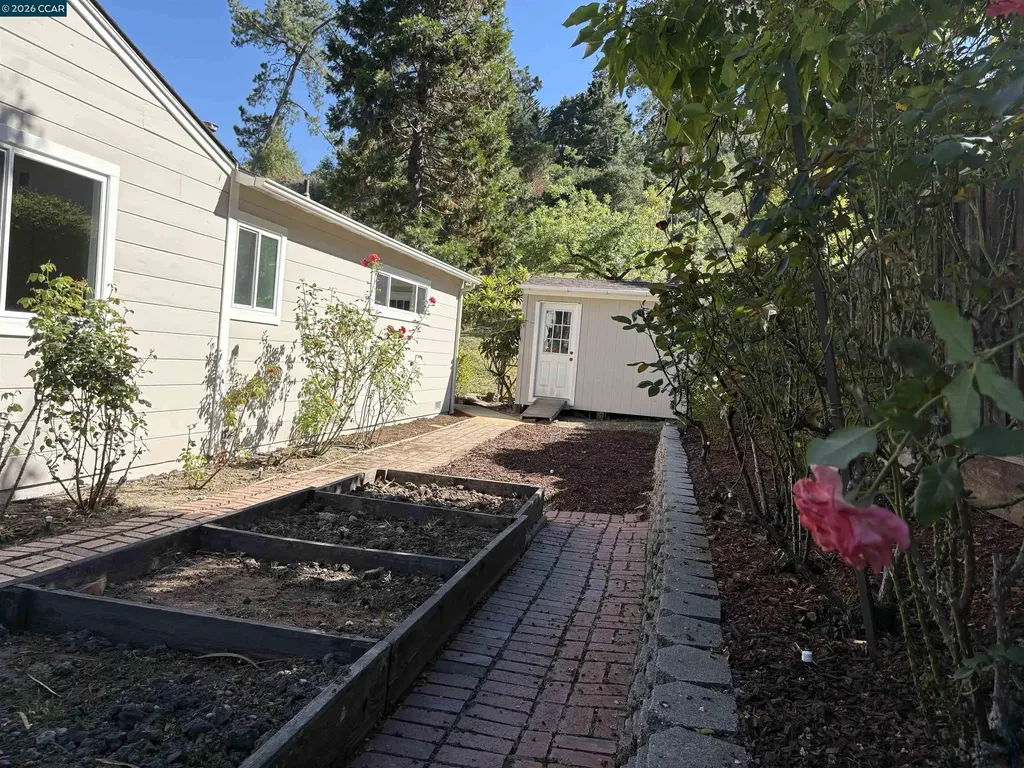 218 Overhill Road Orinda CA 94563
