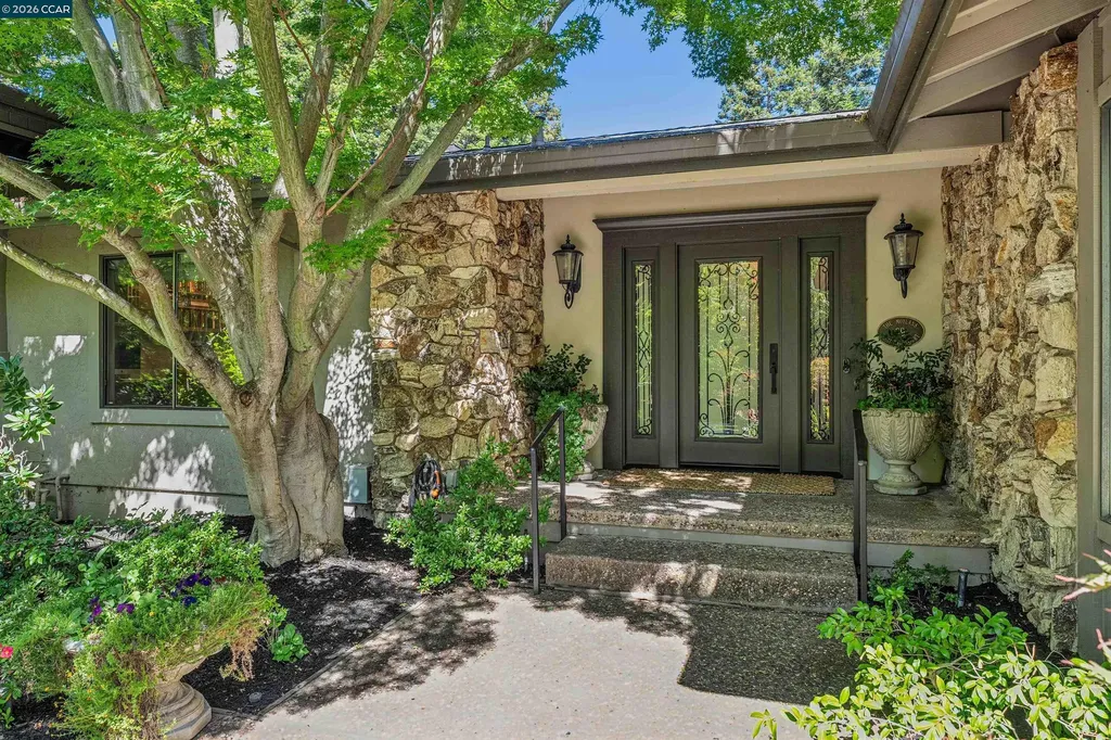 39 Comistas Court Walnut Creek CA 94598