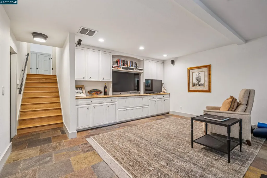 39 Comistas Court Walnut Creek CA 94598