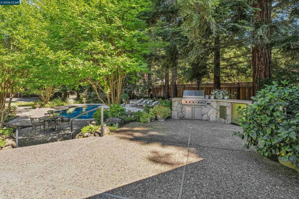 39 Comistas Court Walnut Creek CA 94598