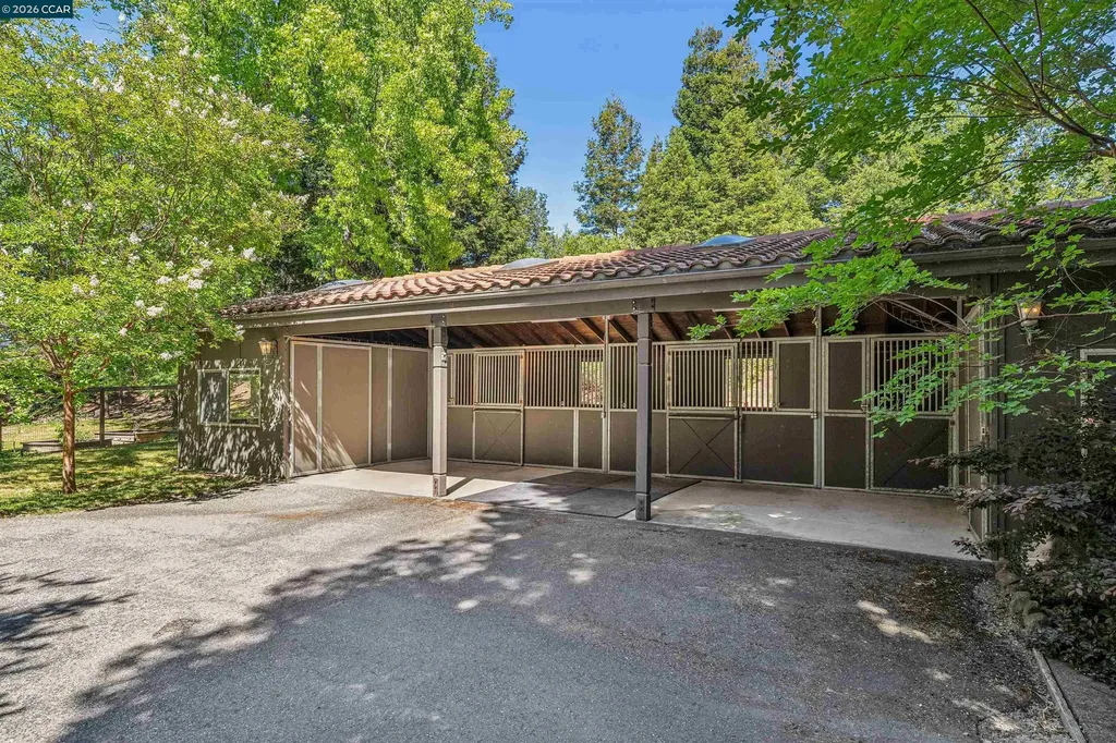 39 Comistas Court Walnut Creek CA 94598