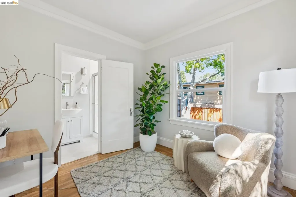 5208 Miles Avenue Oakland CA 94618