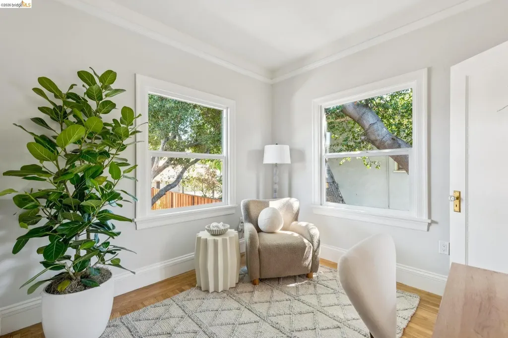 5208 Miles Avenue Oakland CA 94618