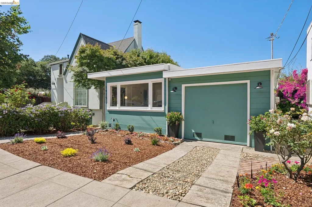 Oakland CA, 1915 Clemens Road
