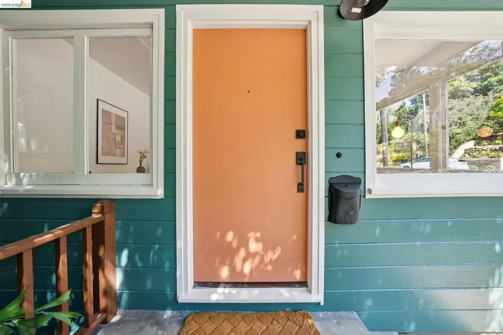 1915 Clemens Road Oakland CA 94602