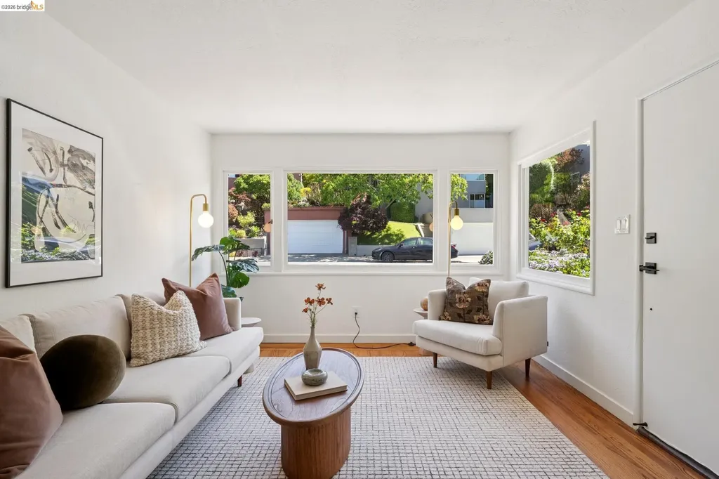 1915 Clemens Road Oakland CA 94602