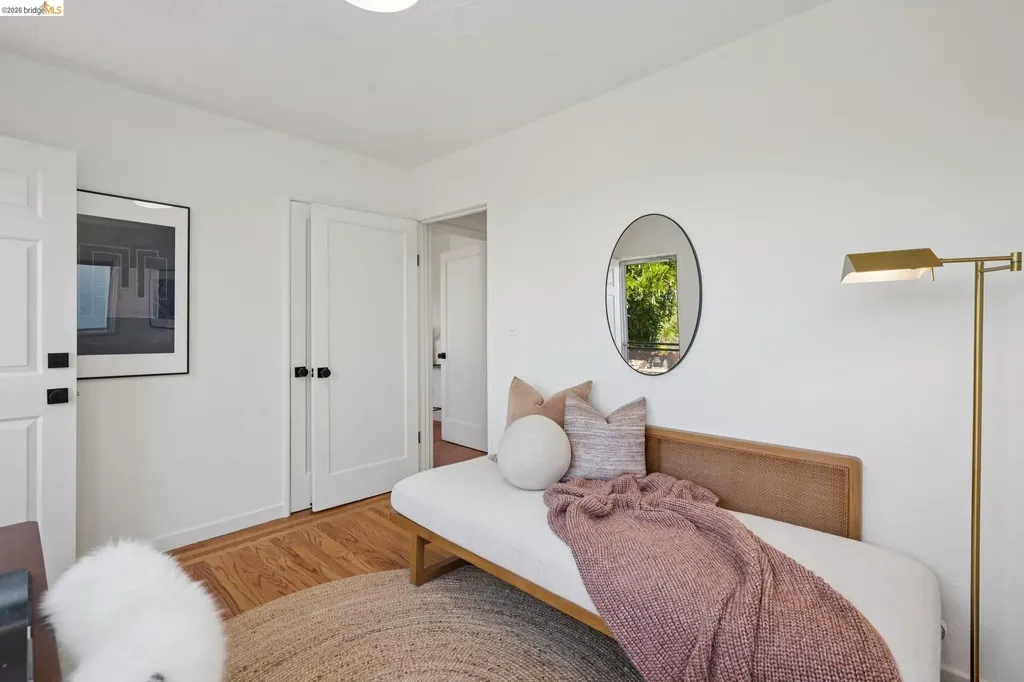 1915 Clemens Road Oakland CA 94602