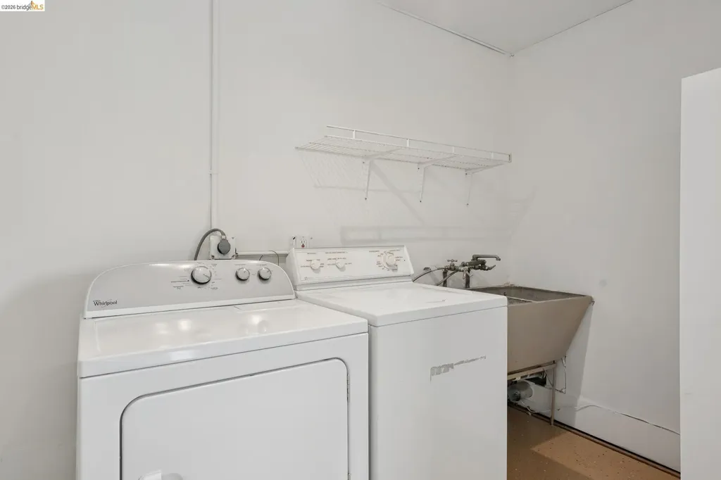 1915 Clemens Road Oakland CA 94602