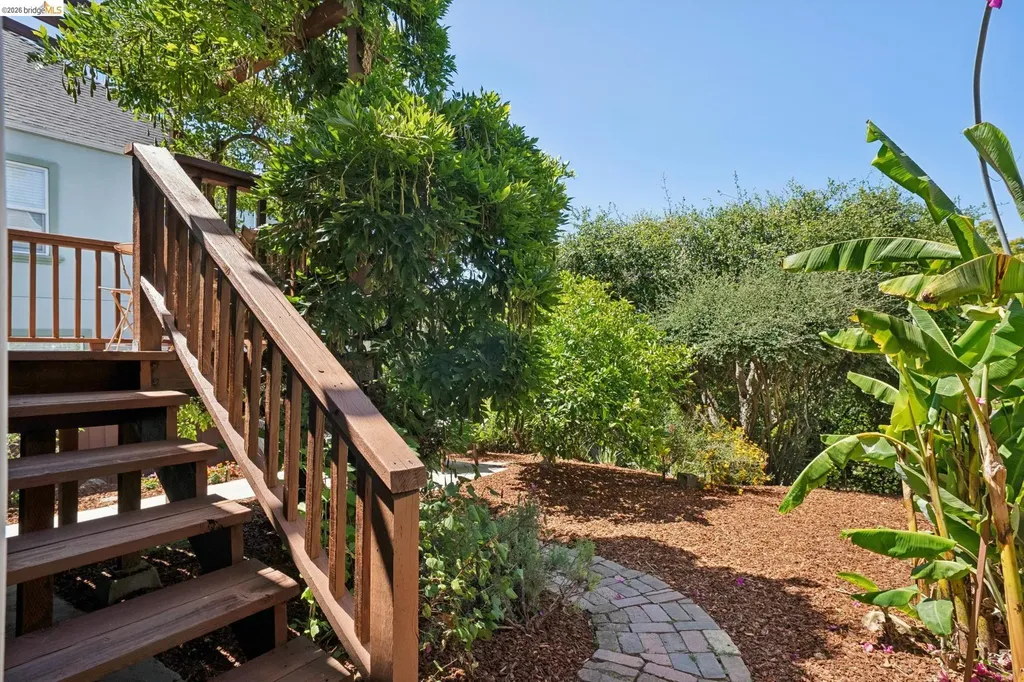 1915 Clemens Road Oakland CA 94602
