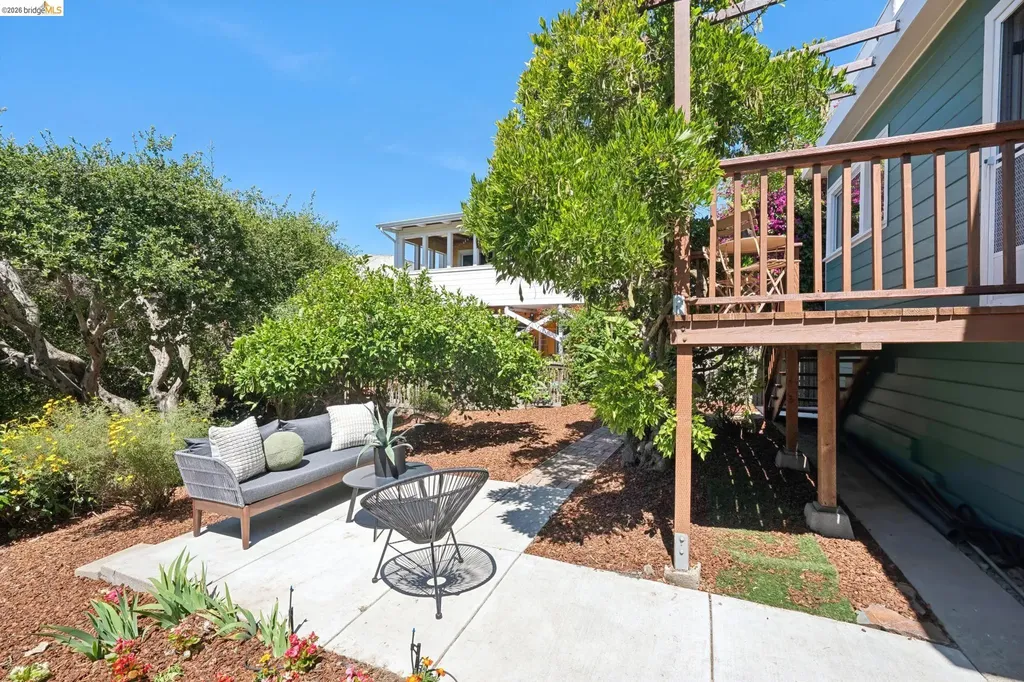 1915 Clemens Road Oakland CA 94602