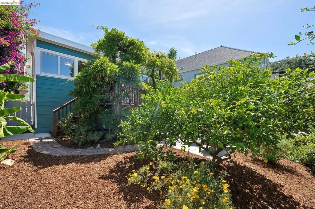 1915 Clemens Road Oakland CA 94602